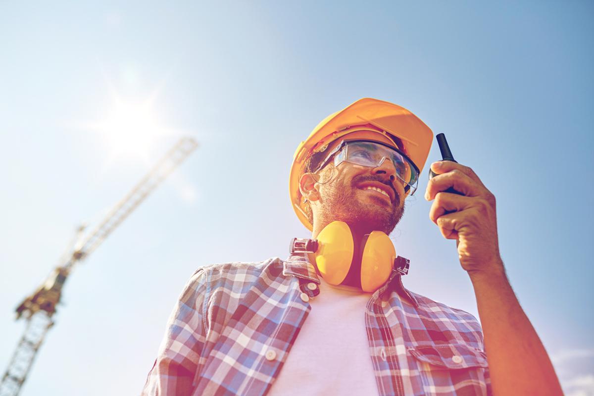 Een walkie-talkie met groot bereik aankopen