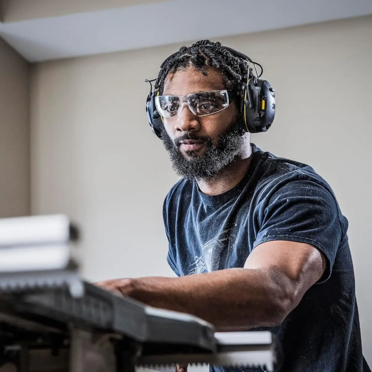 Headset 3M Worktunes Bluetooth-hoofdtelefoon met ruisonderdrukking voor het luisteren naar muziek