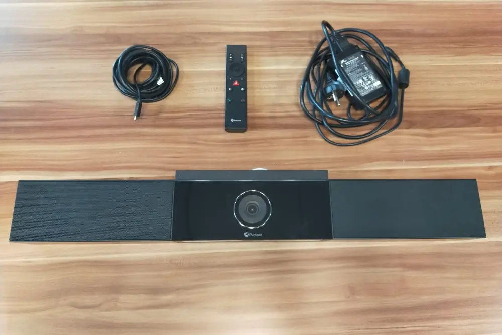 What in the box - Polycom Studio
